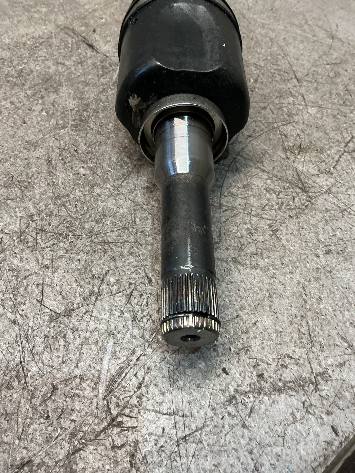 2012 Holden Captiva - Left Front ABS Axle - (TAG18498)