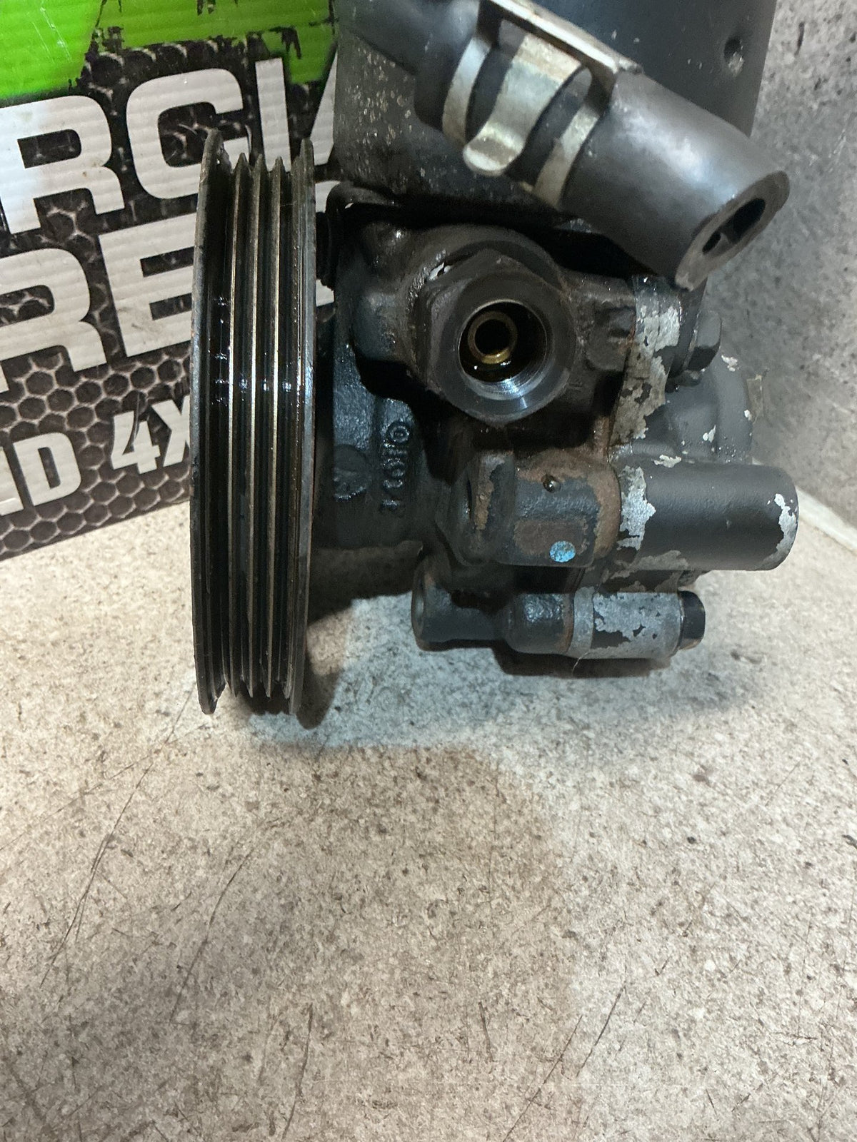 1997 Toyota Hilux Surf RZN185- Power Steering Pump- (TAG17188)