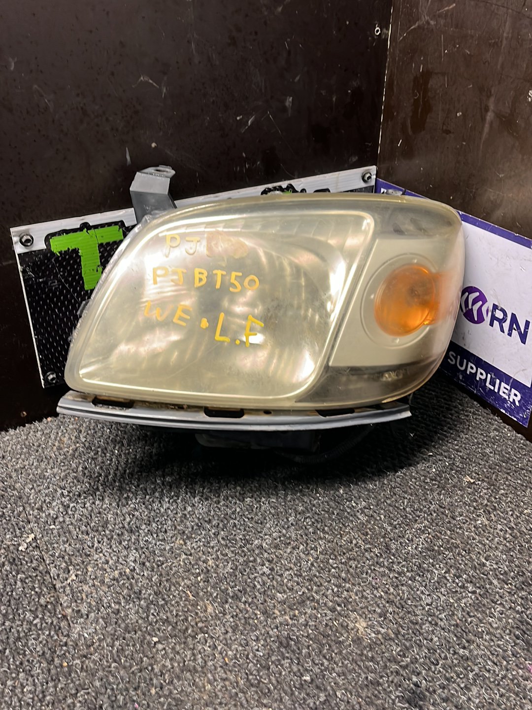 2007 Mazda BT-50- Left Headlight- (TAG9362)