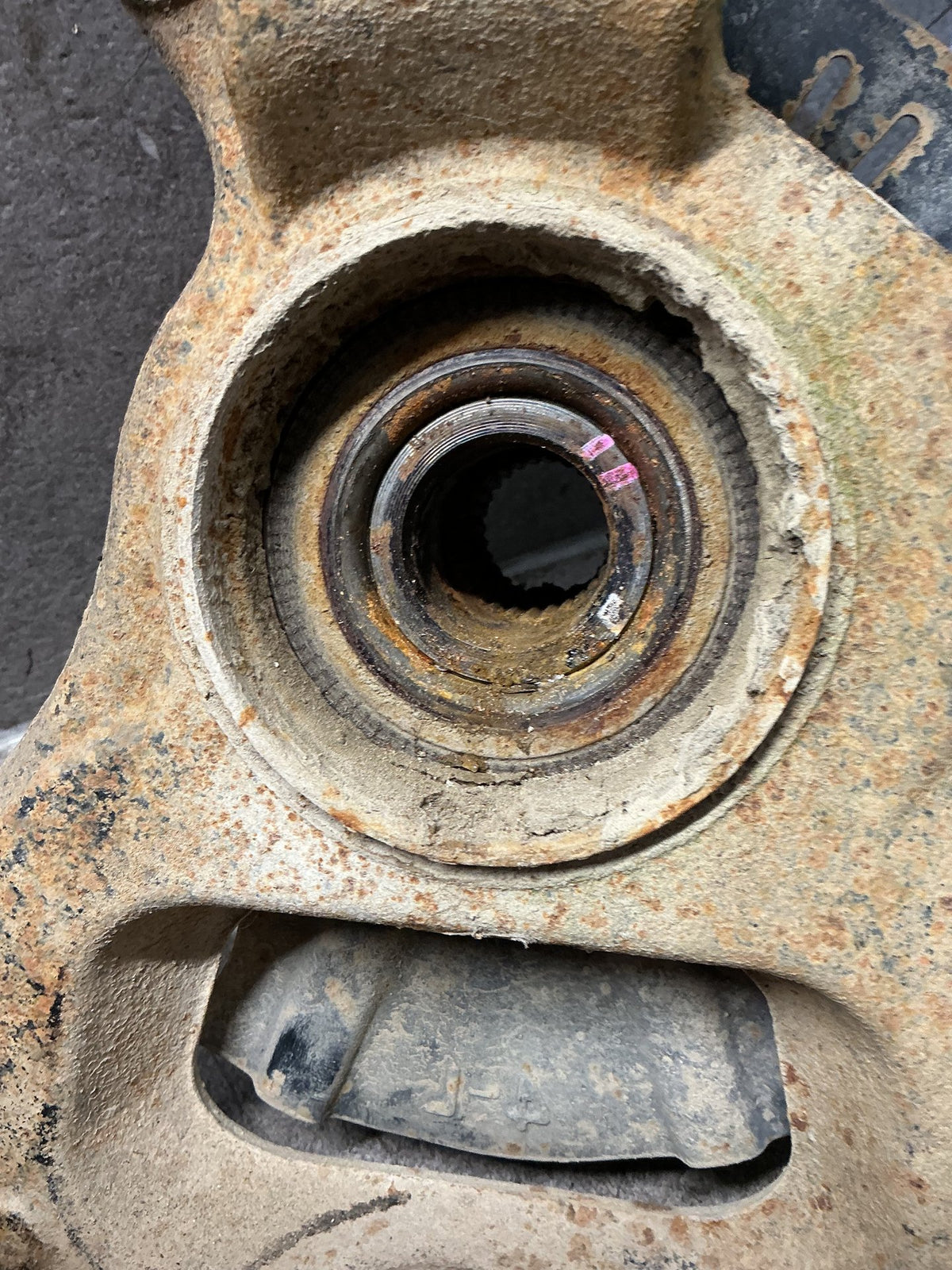 2011-2015 Ford Ranger PXI - Left Front ABS Hub - (TAG17778)
