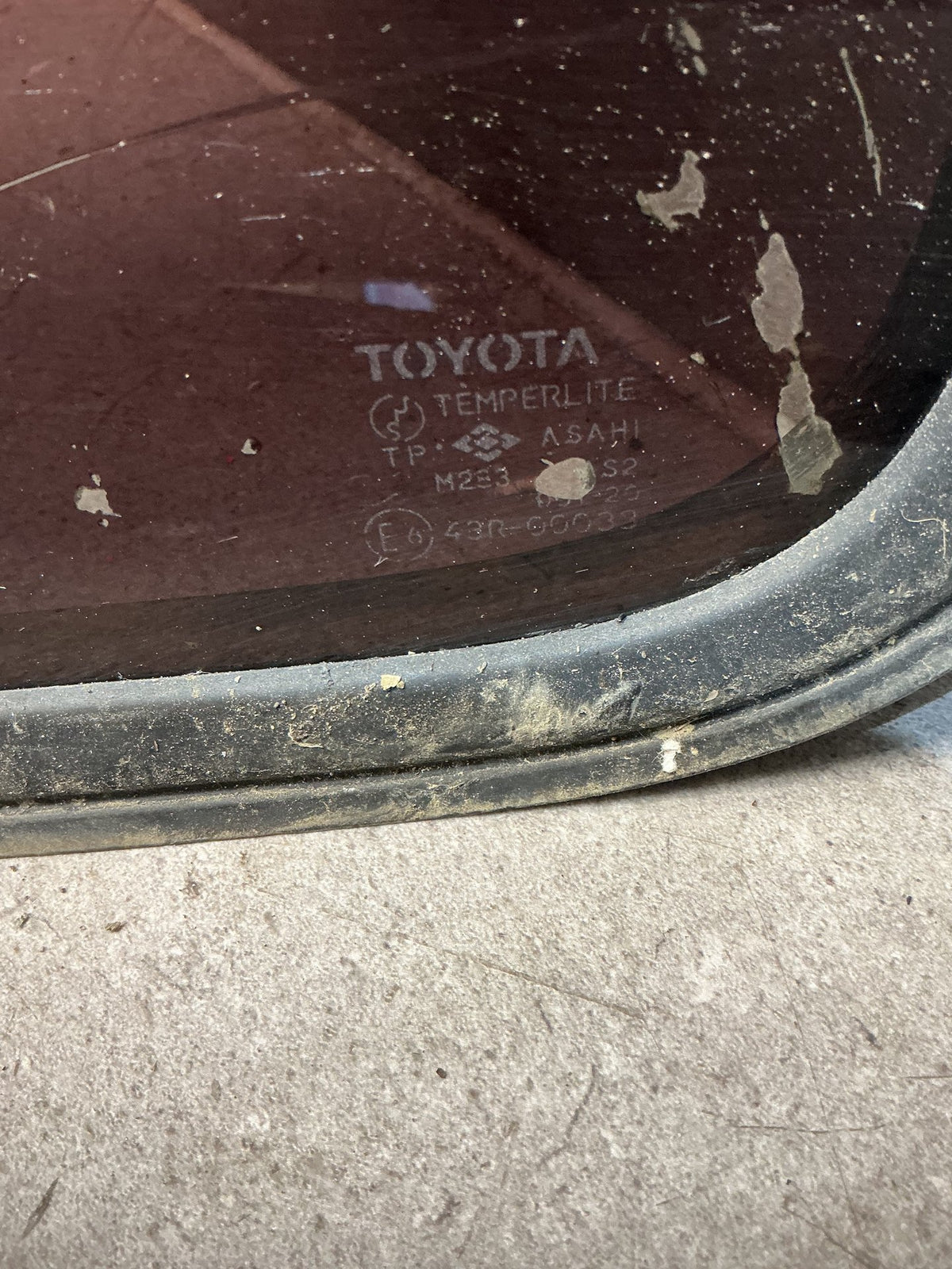 1995 Toyota Land Cruiser HDJ81- Left Rear Cargo Glass- (TAG16717)