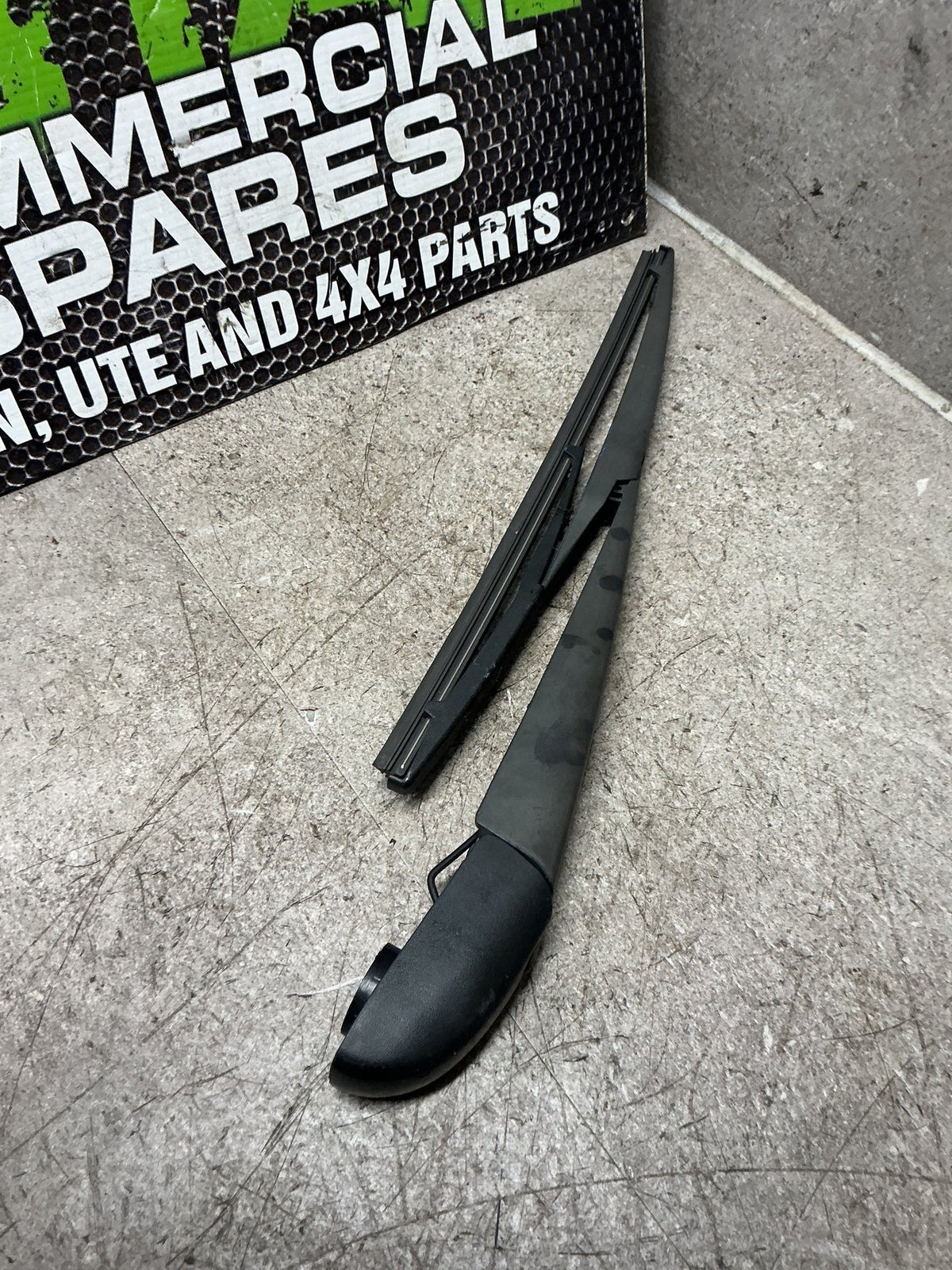 2010 Suzuki Vitara- Rear Wiper Arm- (TAG16936)