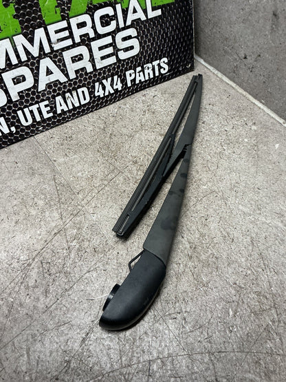2010 Suzuki Vitara- Rear Wiper Arm- (TAG16936)