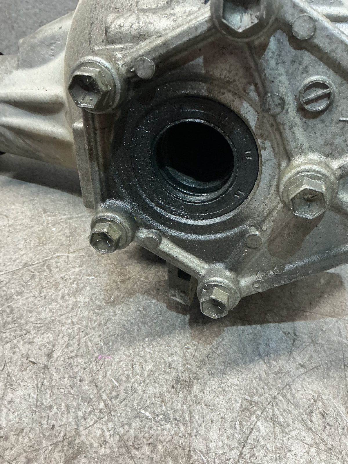 2010 Suzuki Vitara- Rear Differential Head- (TAG17552)