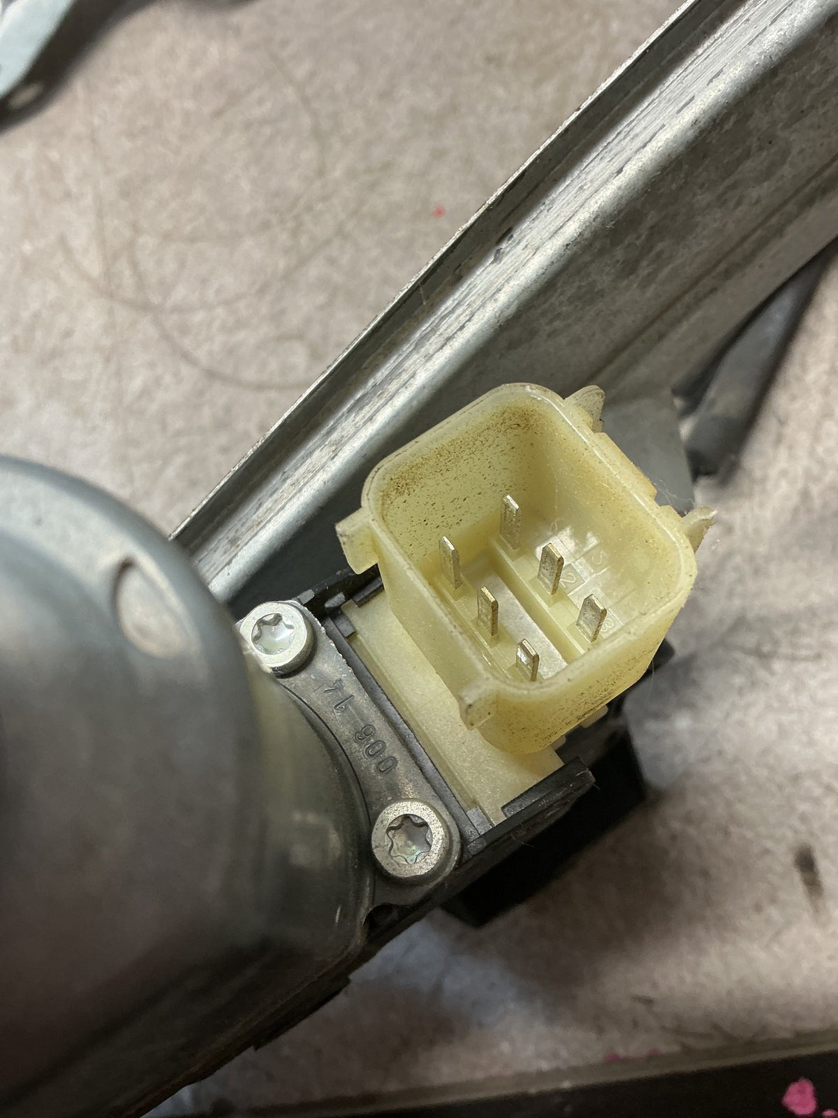 2015-2019 Ford Kuga- Left Front Window Regulator/Motor- (TAG14463)