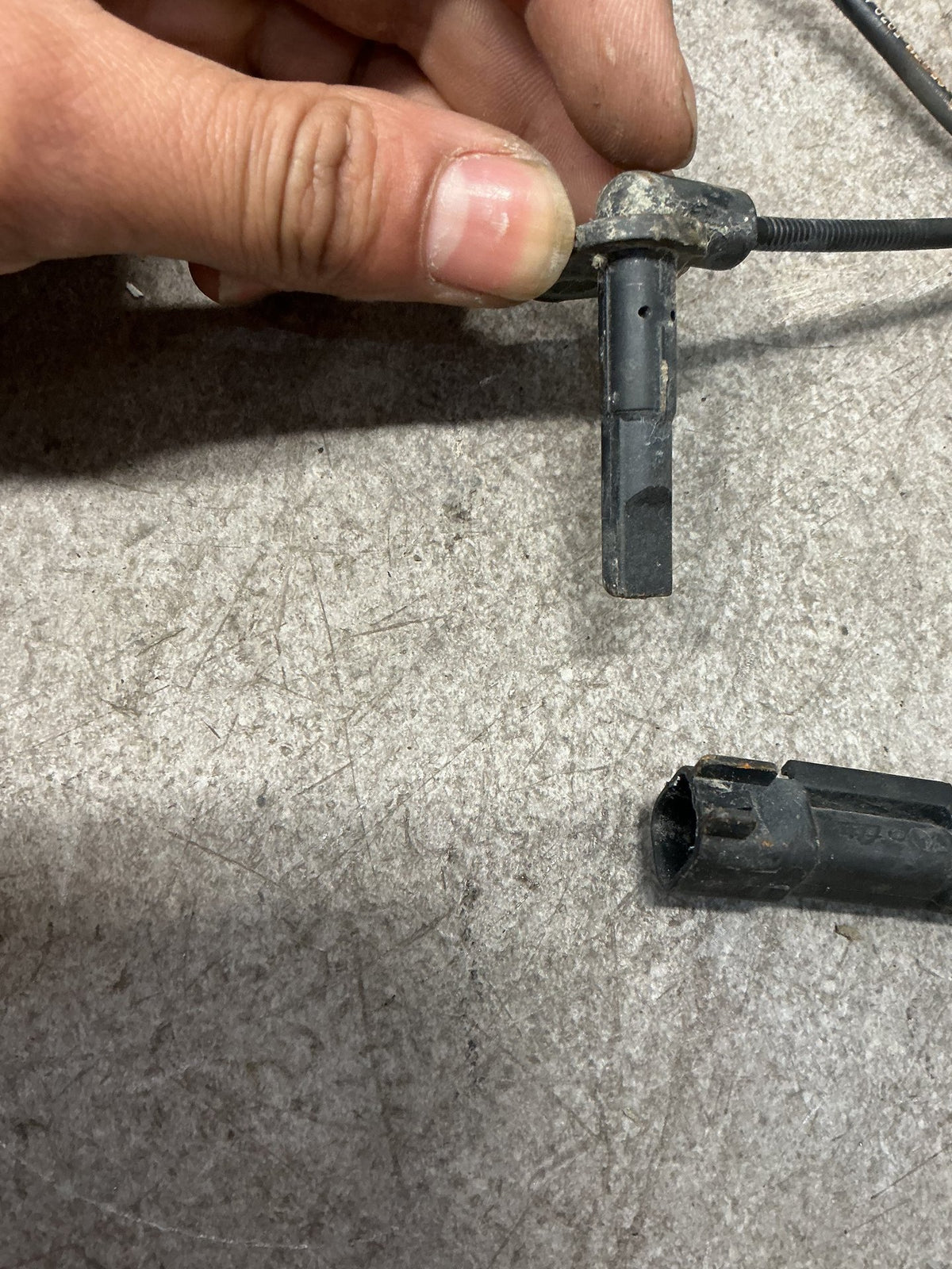 2013-2020 Dodge Journey JC- Right Front ABS Sensor- (TAG14550)