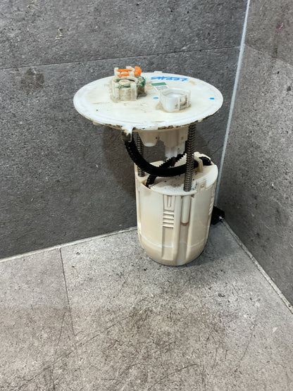 2017 Toyota Hilux SR5 - Fuel Pump - (TAG18541)