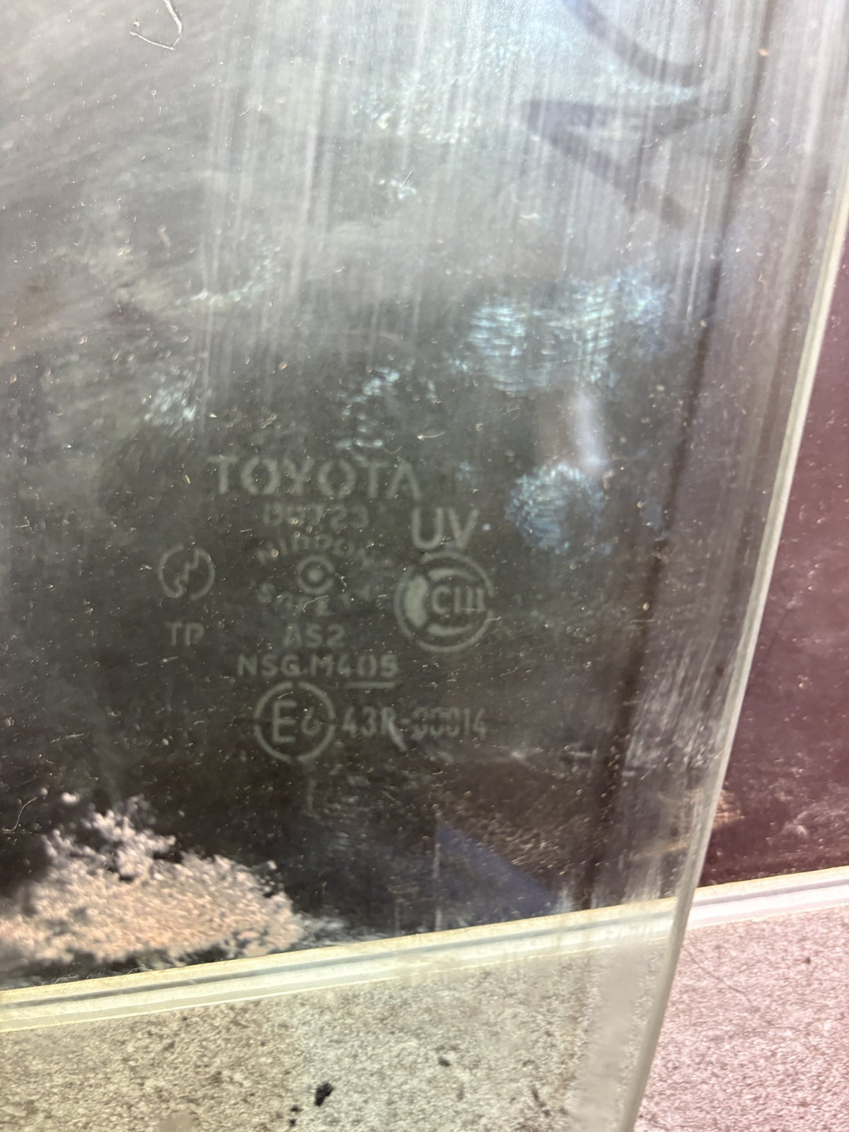 2000-2005 Toyota RAV4 ACA21 - Left Front Door Glass - (TAG19113)