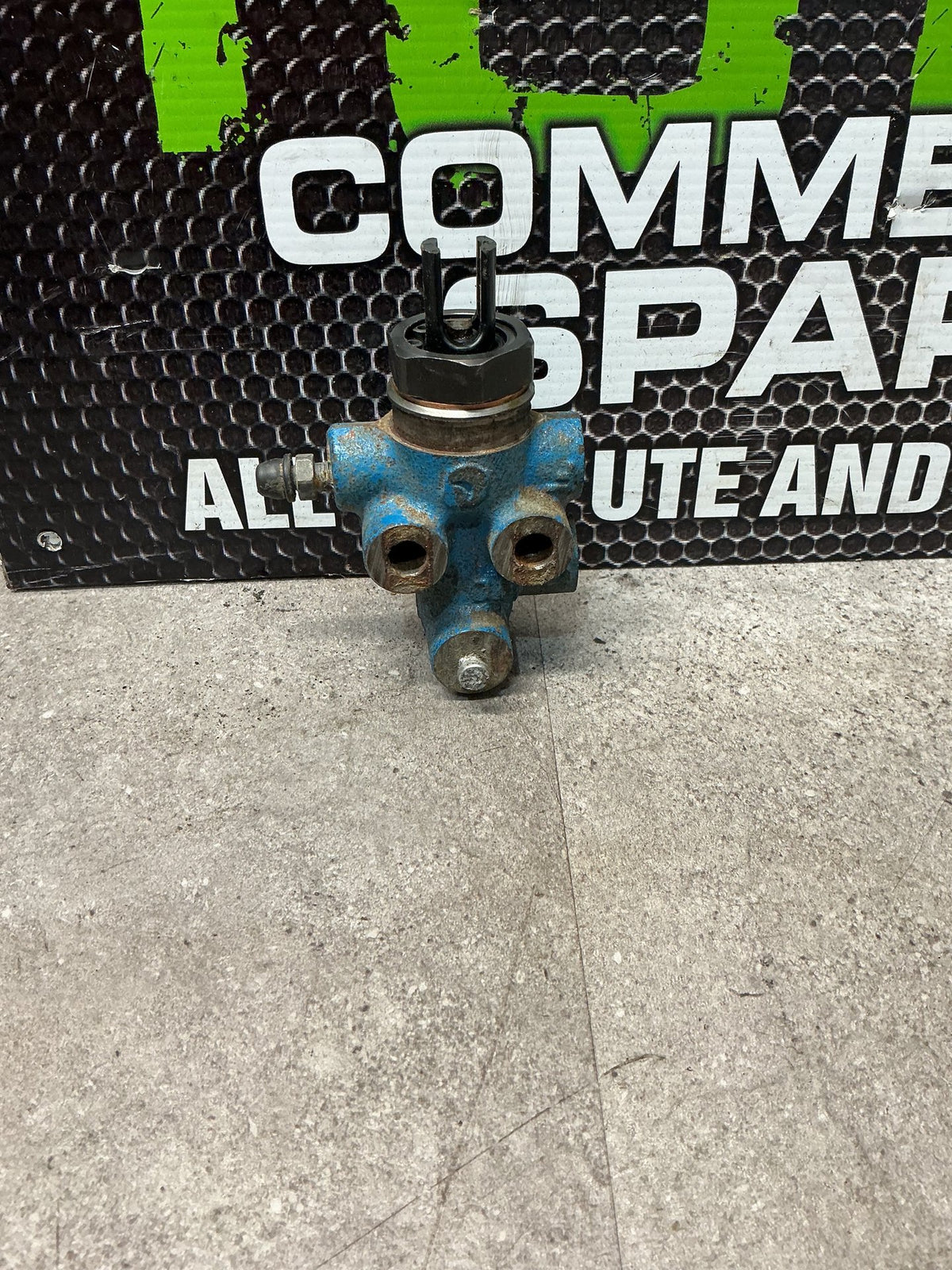 2006 Toyota Hilux- Brake Proportioning Valve- (TAG12216)
