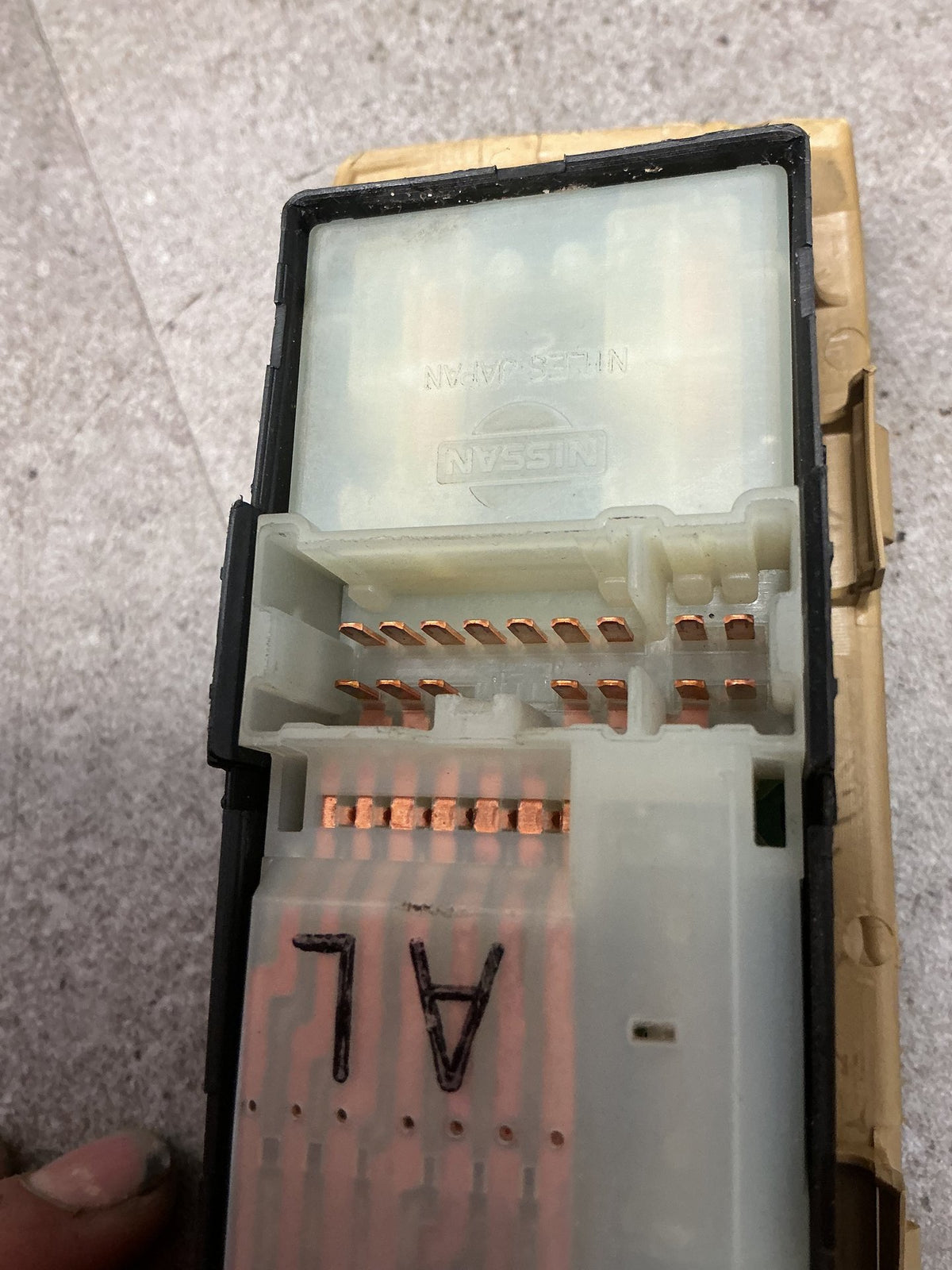 2001 Nissan Stagea- Master Power Window Switch- (TAG12309)