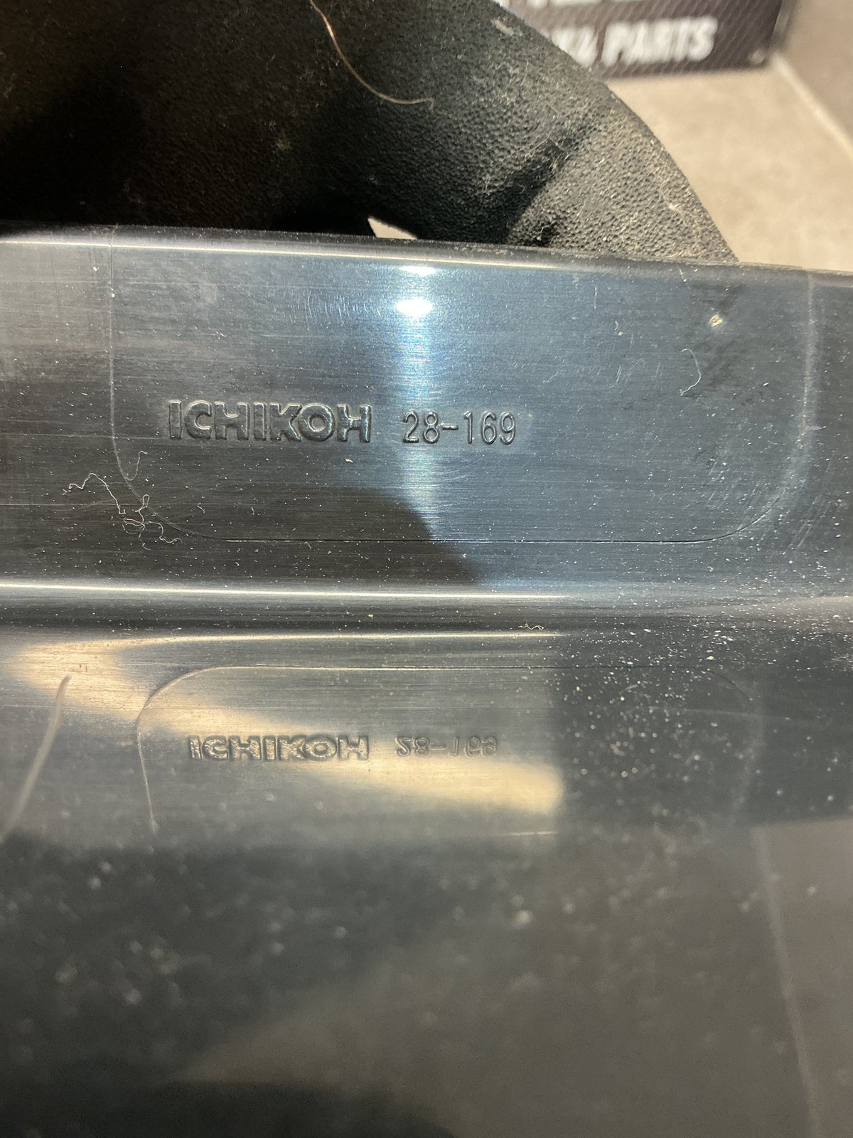 2004 Toyota Estima ACR30 - Right Taillight - (TAG16116)