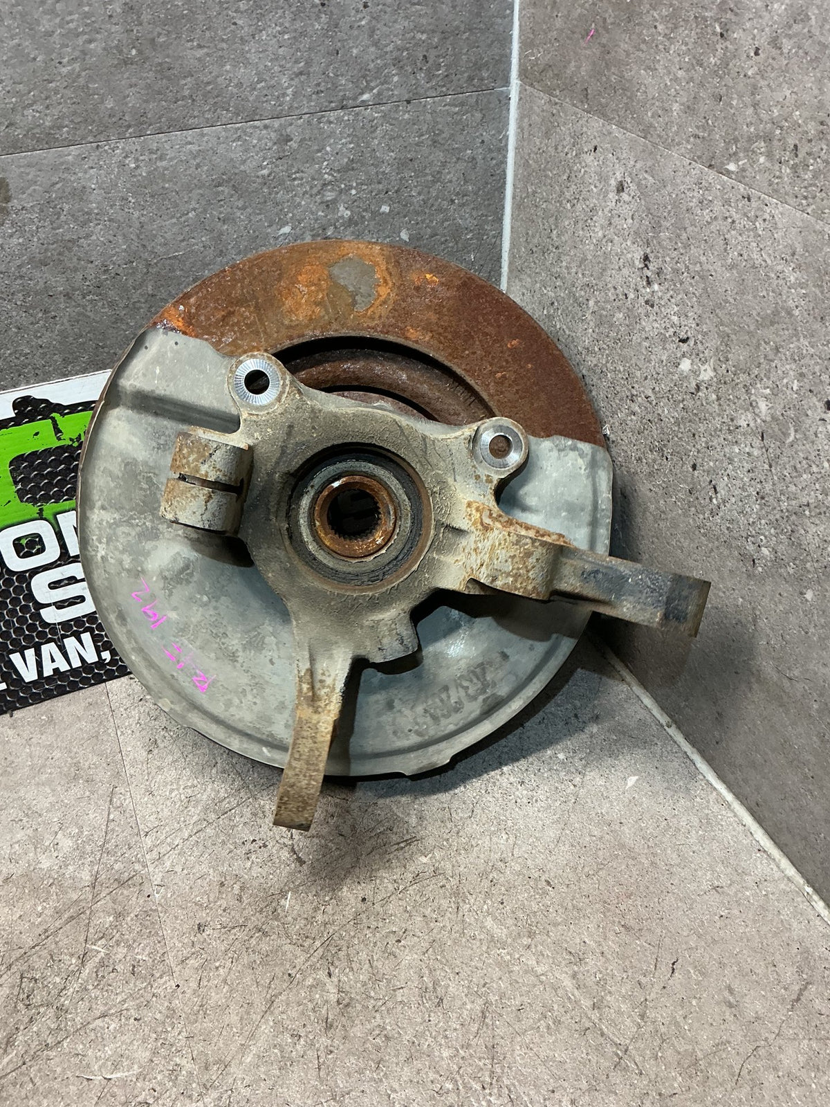 2021 Mitsubishi Outlander GF8- Right Front ABS Hub- (TAG16928)