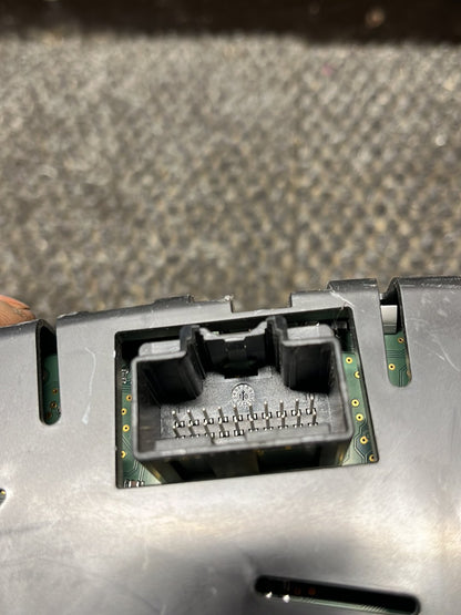 2013 Holden Colorado- Instrument Cluster- (TAG9052)