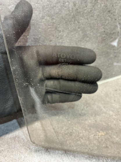 1996 Toyota Hilux Surf - Right Front Door Glass - (TAG17628)