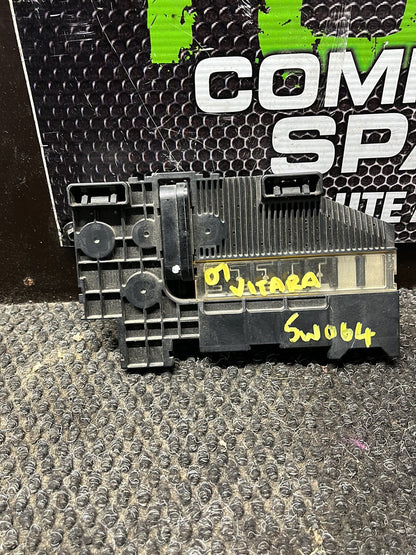 2007 Suzuki Vitara- Battery Fuse Box- (TAG9167)