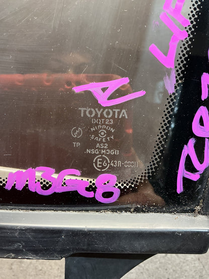 1998 Toyota Estima TCR10 - Left Front Quarter Door Glass - (TAG18782)