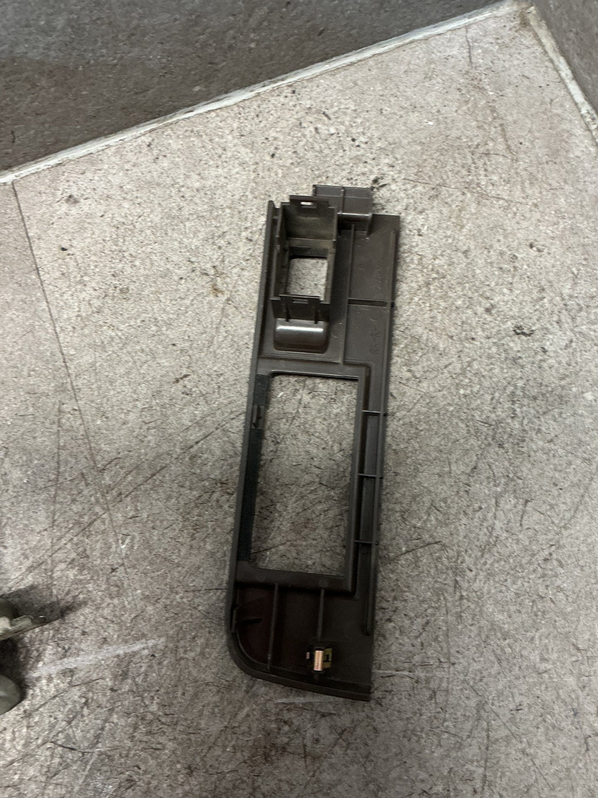 1993 Toyota Land Cruiser HDJ81 - Right Rear Door Window Switch Surround - (TAG18741)