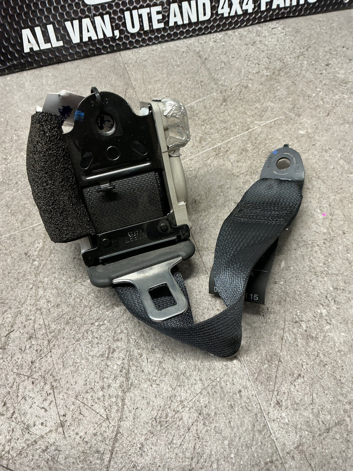 2015 Suzuki SX4 S-Cross 5W074- Left Rear Seat Belt- (TAG13589)