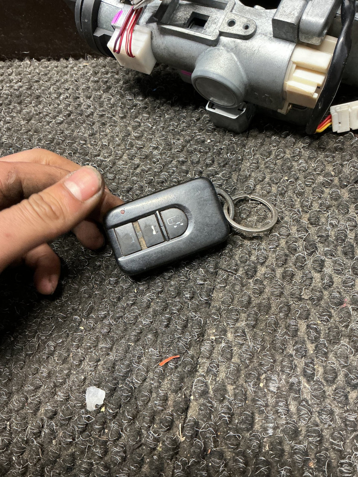 2004 Nissan Elgrand E51- Ignition With Key- (TAG10414)