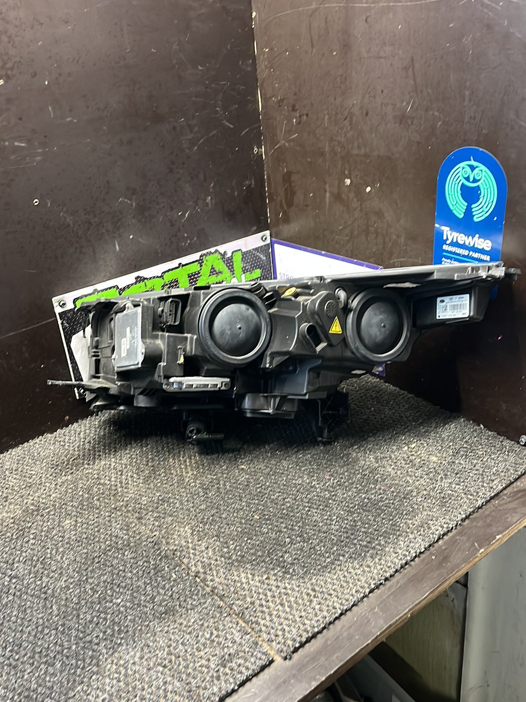 2019 Ford Escape- Right Headlight- (TAG8993)