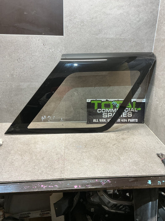 1995 Isuzu MU UCS69DW- Right Rear Cargo Glass- (TAG15894)
