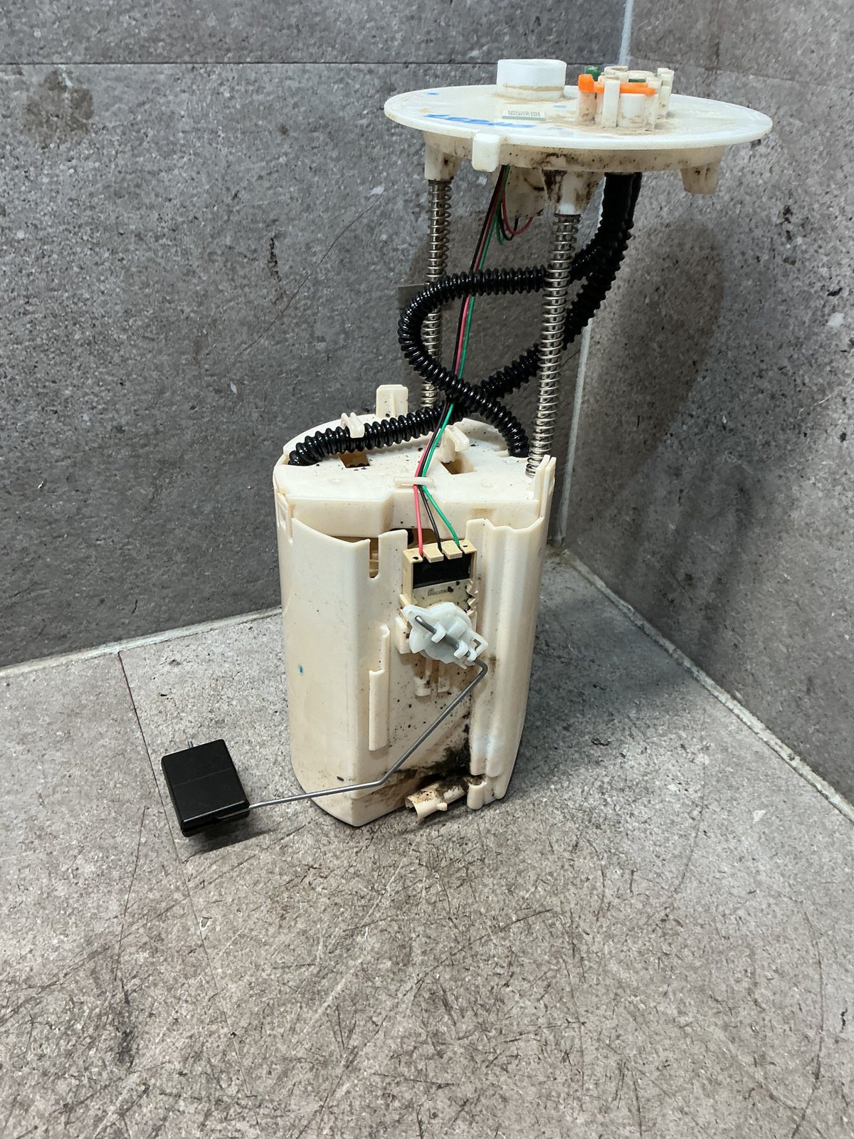 2017 Toyota Hilux SR5 - Fuel Pump - (TAG18541)