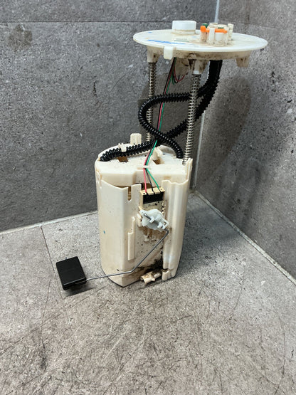 2017 Toyota Hilux SR5 - Fuel Pump - (TAG18541)