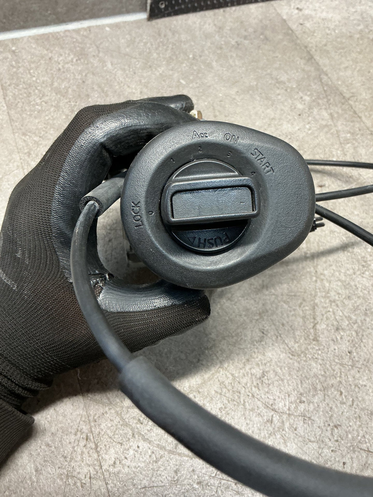 2009 Nissan X-Trail NT31- Ignition With Key- (TAG14016)
