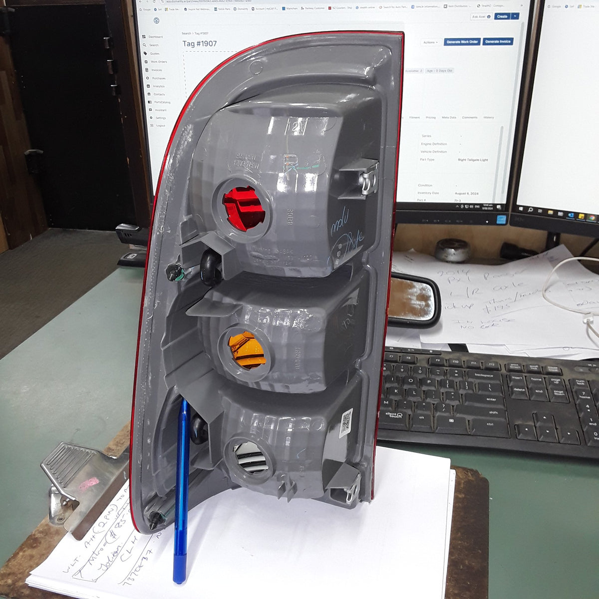 2005-2008 Toyota Hilux- Right Taillight- (TAG1907)