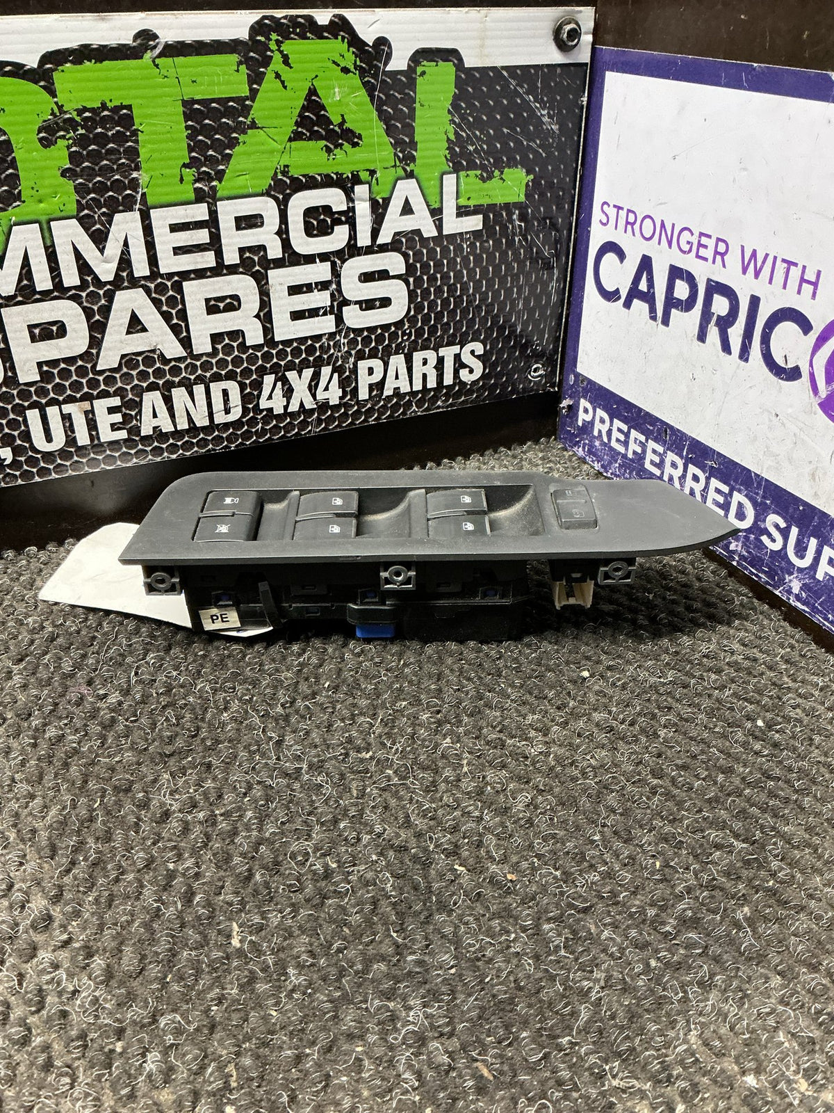 2008 Holden Captiva 7 0W096- Master Power Window Switch- (TAG9922)