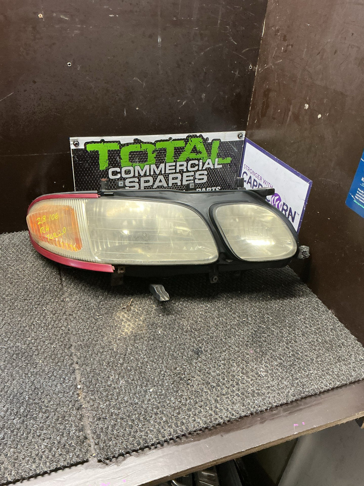 1997 Toyota Estima TCR20- Right Headlight- (TAG9658)