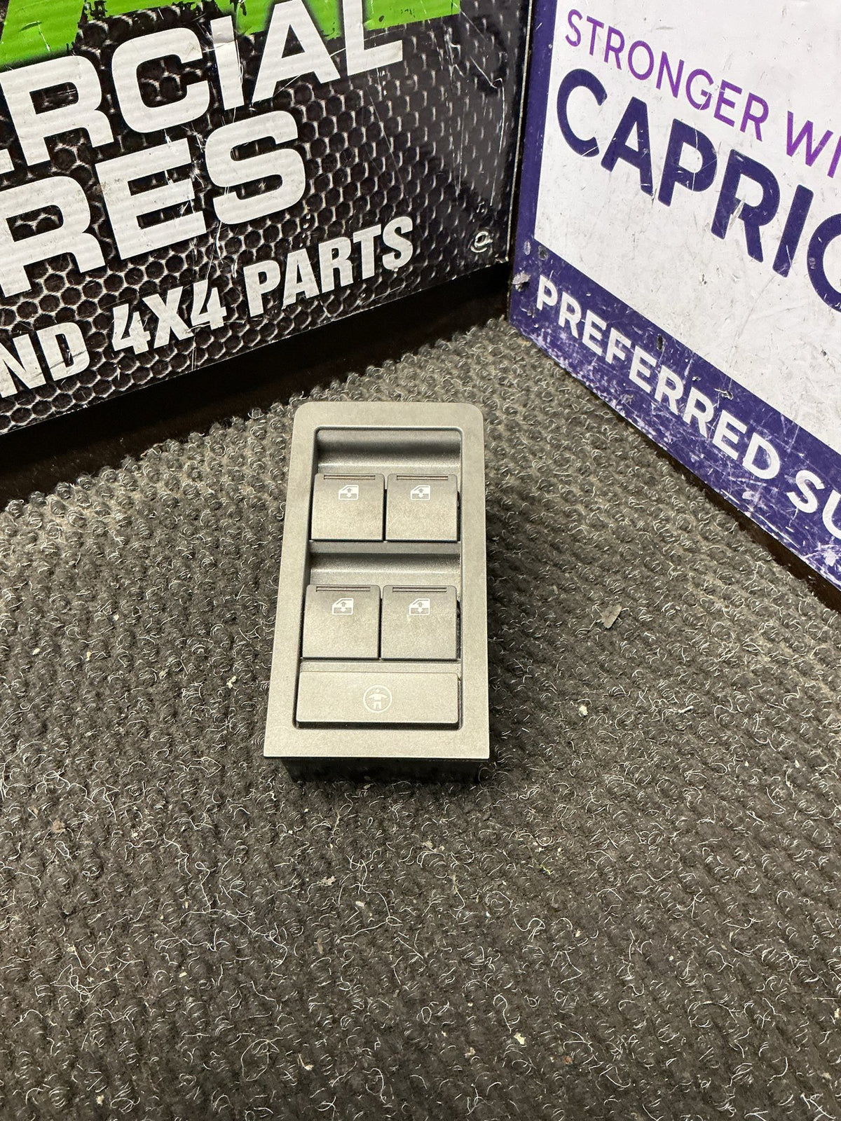 2004 Holden Commodore VZ 2W080- Master Power Window Switch- (TAG9927)