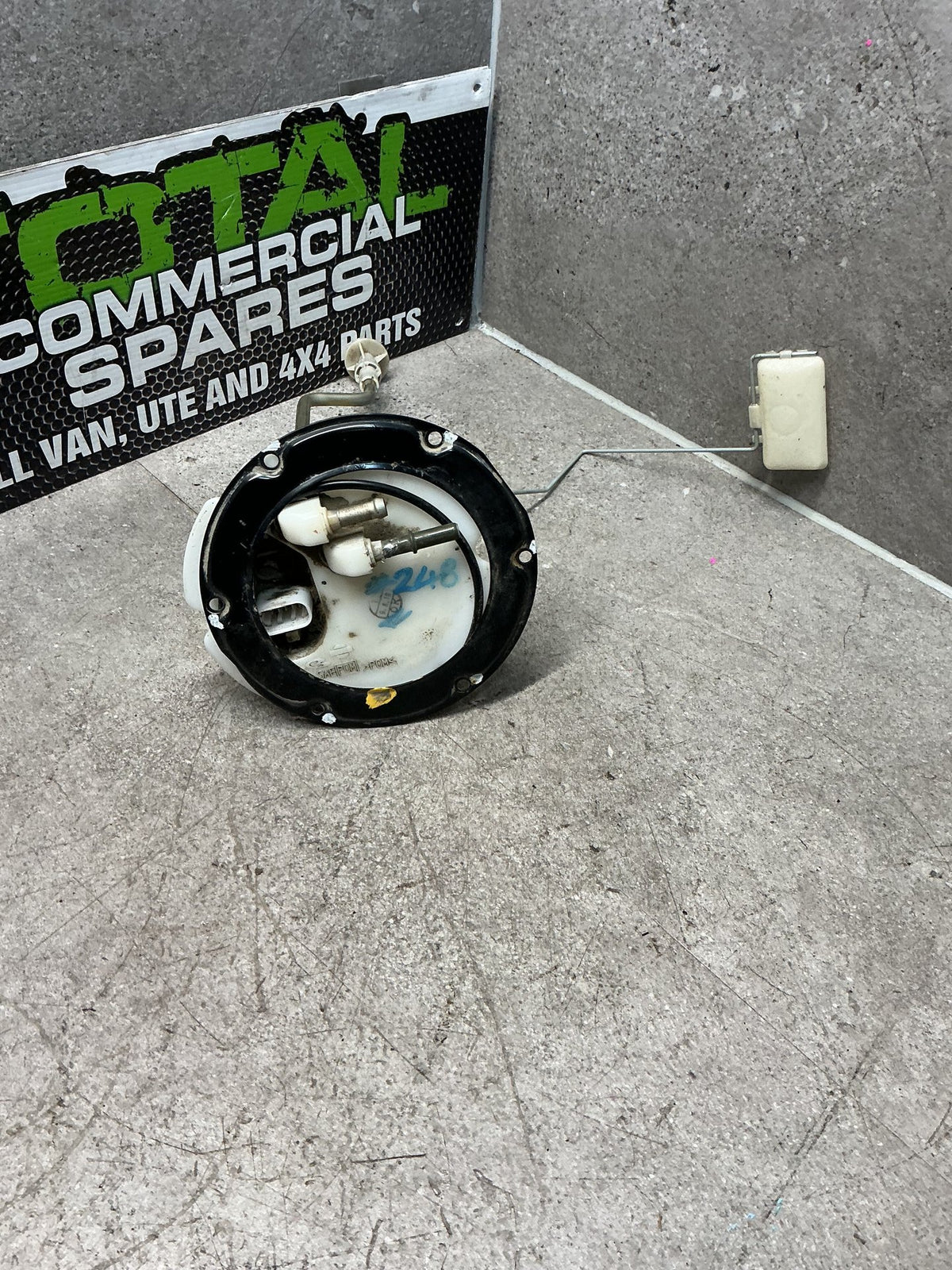 2009 Nissan Caravan E25 VWE25- Fuel Sending Unit- (TAG14091)