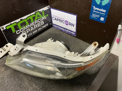 2006 Toyota Hilux- Left Headlight- (TAG10601)
