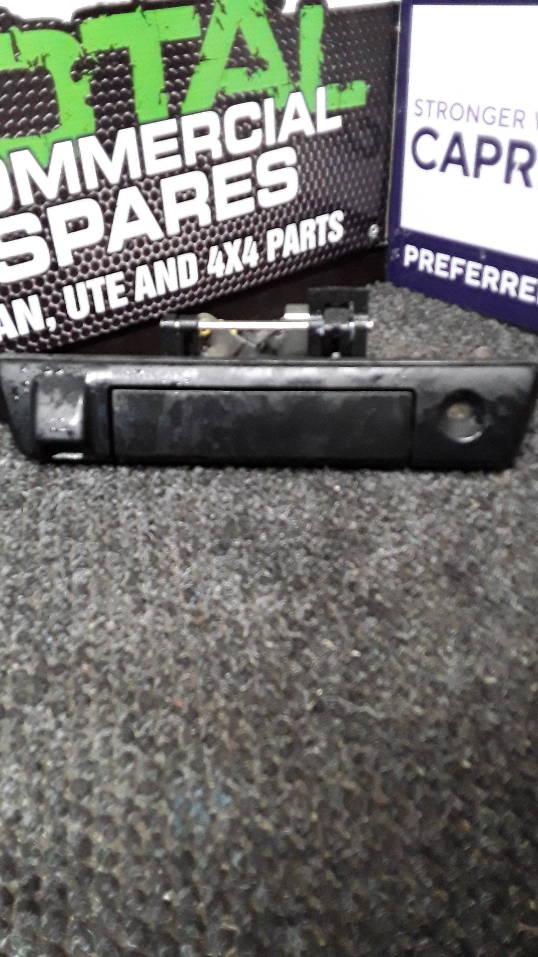 2021 Isuzu D-Max LS DOUBLE CAB 2WD 3.- Tailgate Handle- (TAG5783)