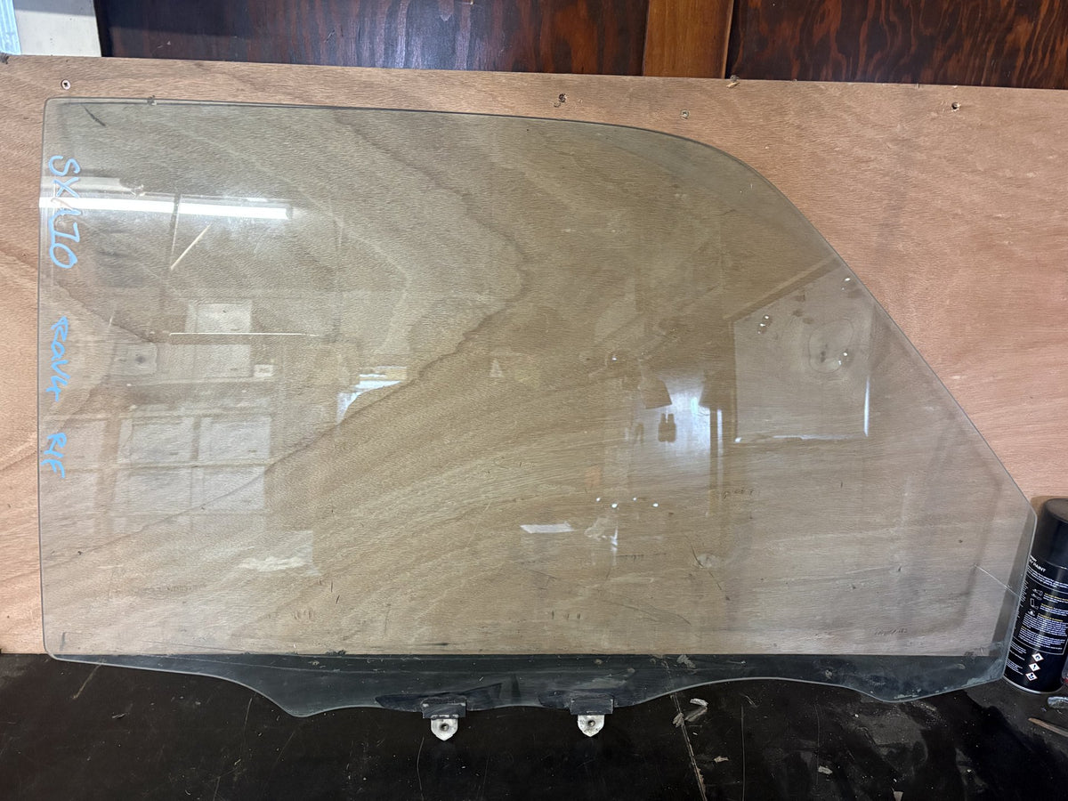 1994 Toyota RAV4 SXA10 - Right Front Door Glass - (TAG19136)