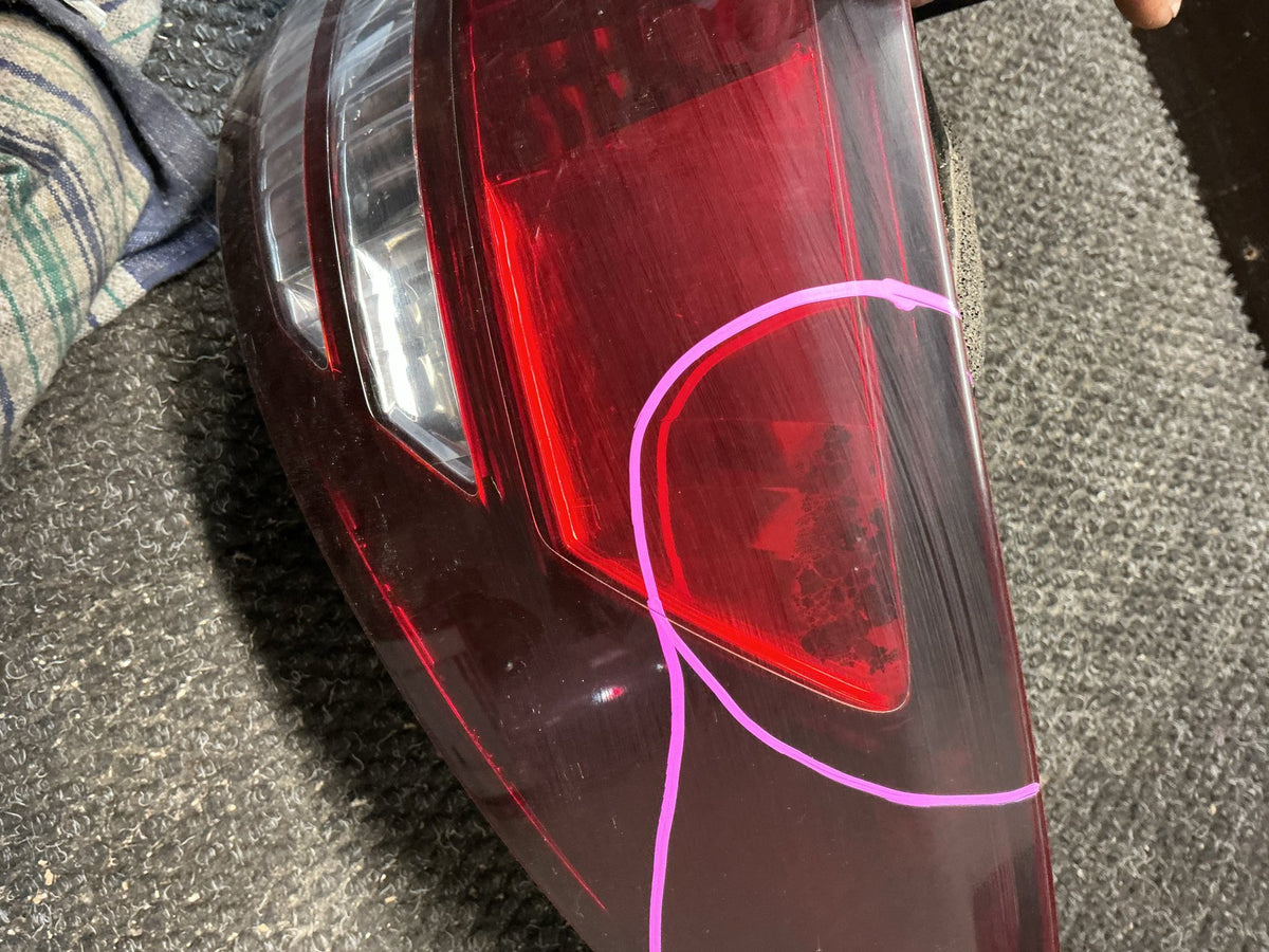 2000 Toyota Estima ACR30- Right Taillight- (TAG9864) PN: 28-169