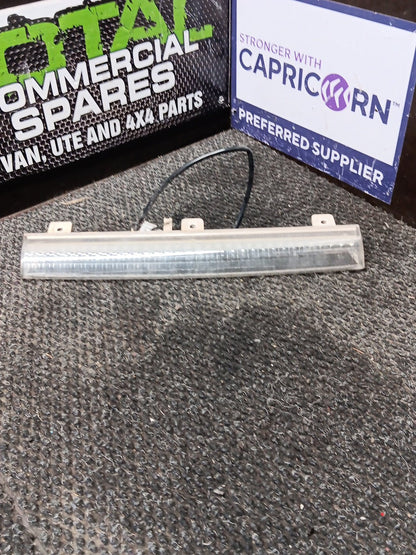 2006 Nissan Serena- High Level Stoplight- (TAG8233)