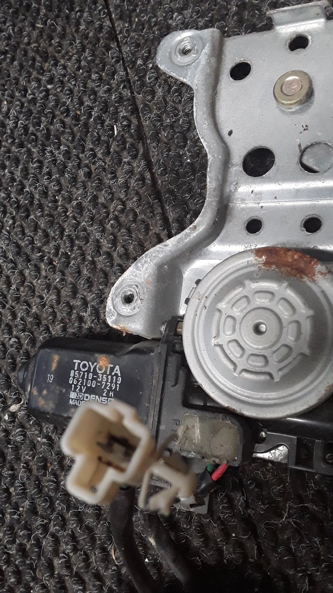 1995-2002 Toyota Hilux III N180 Surf VZN185- Right Rear Window Regulator/Motor- (TAG6035) PN: 85710-35119