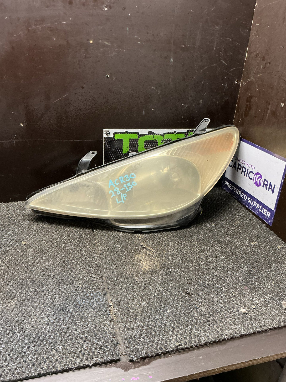 2000 Toyota Estima ACR30- Left Headlight- (TAG9648)
