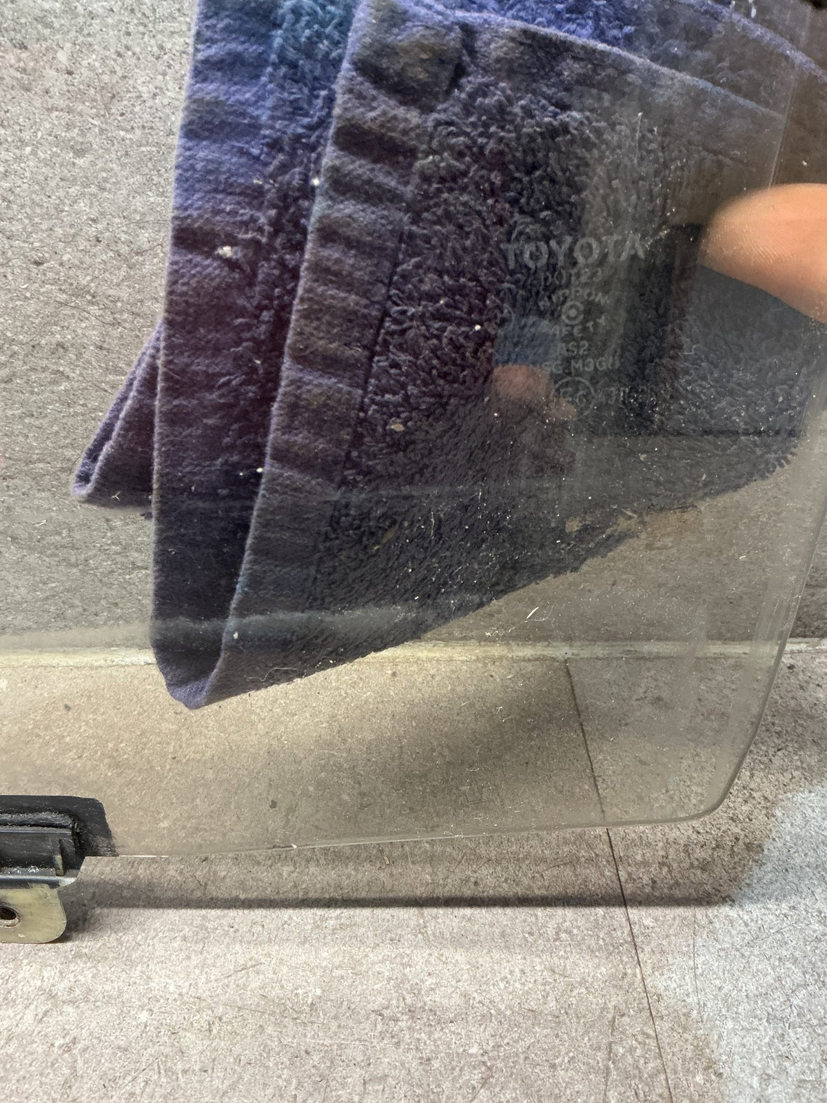 1994 Toyota Hilux Surf KZN130 - Left Front Door Glass - (TAG19160)