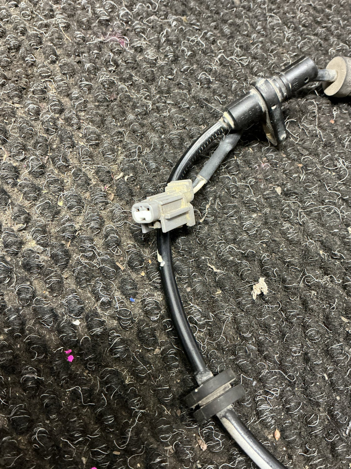 2013-2016 Nissan Serena C26- Left Rear ABS Sensor- (TAG9569)