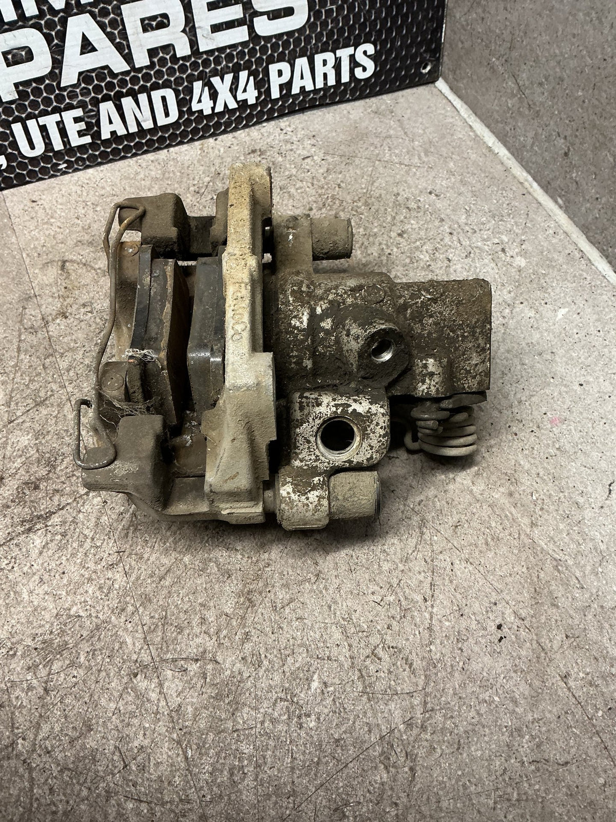 2014 Ford Kuga- Left Rear Caliper- (TAG15618)