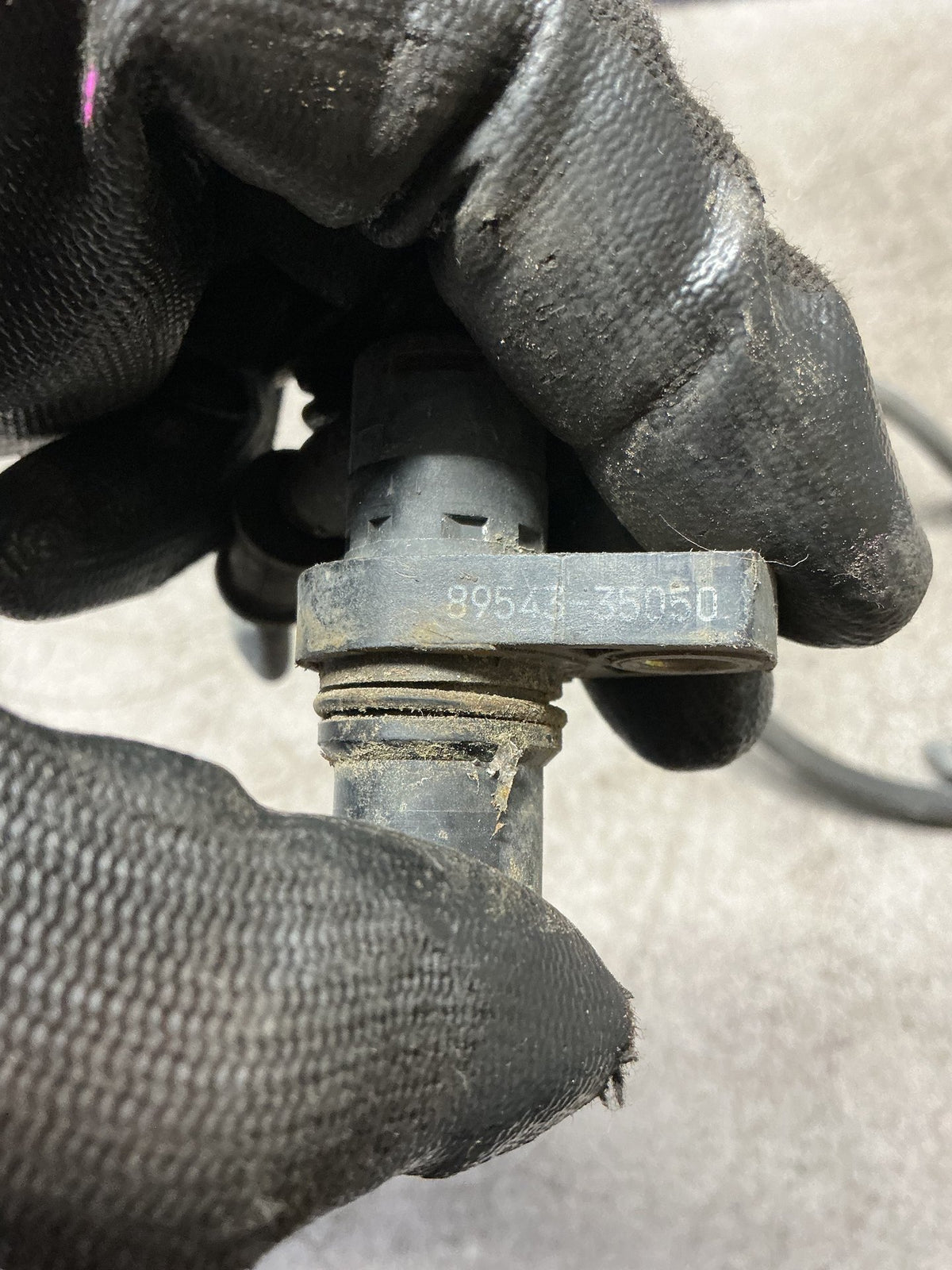1999 Toyota Surf N180- Left Front ABS Sensor- (TAG15400) PN: 89543-35050
