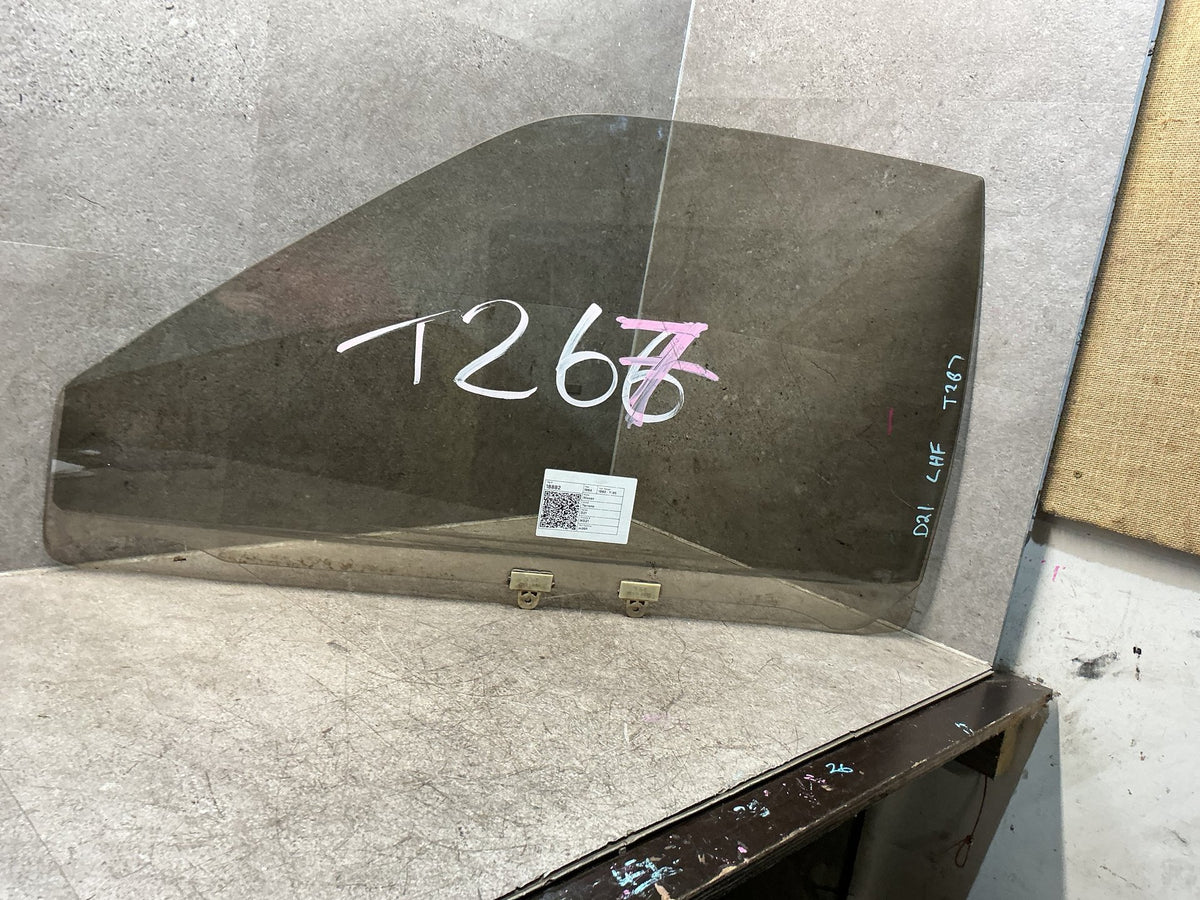 1990-1995 Nissan Terrano D21 WD21 - Left Front Door Glass - (TAG18882)