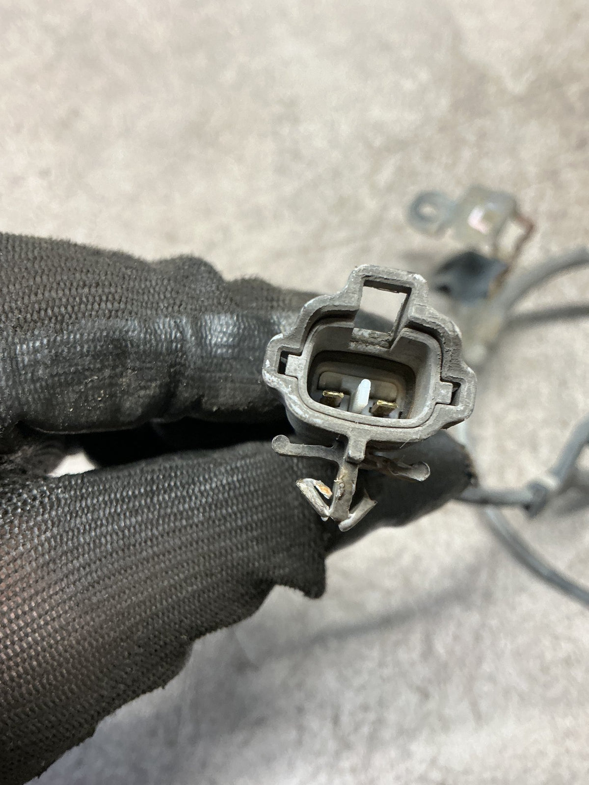 1999 Toyota Surf N180- Left Front ABS Sensor- (TAG15400) PN: 89543-35050