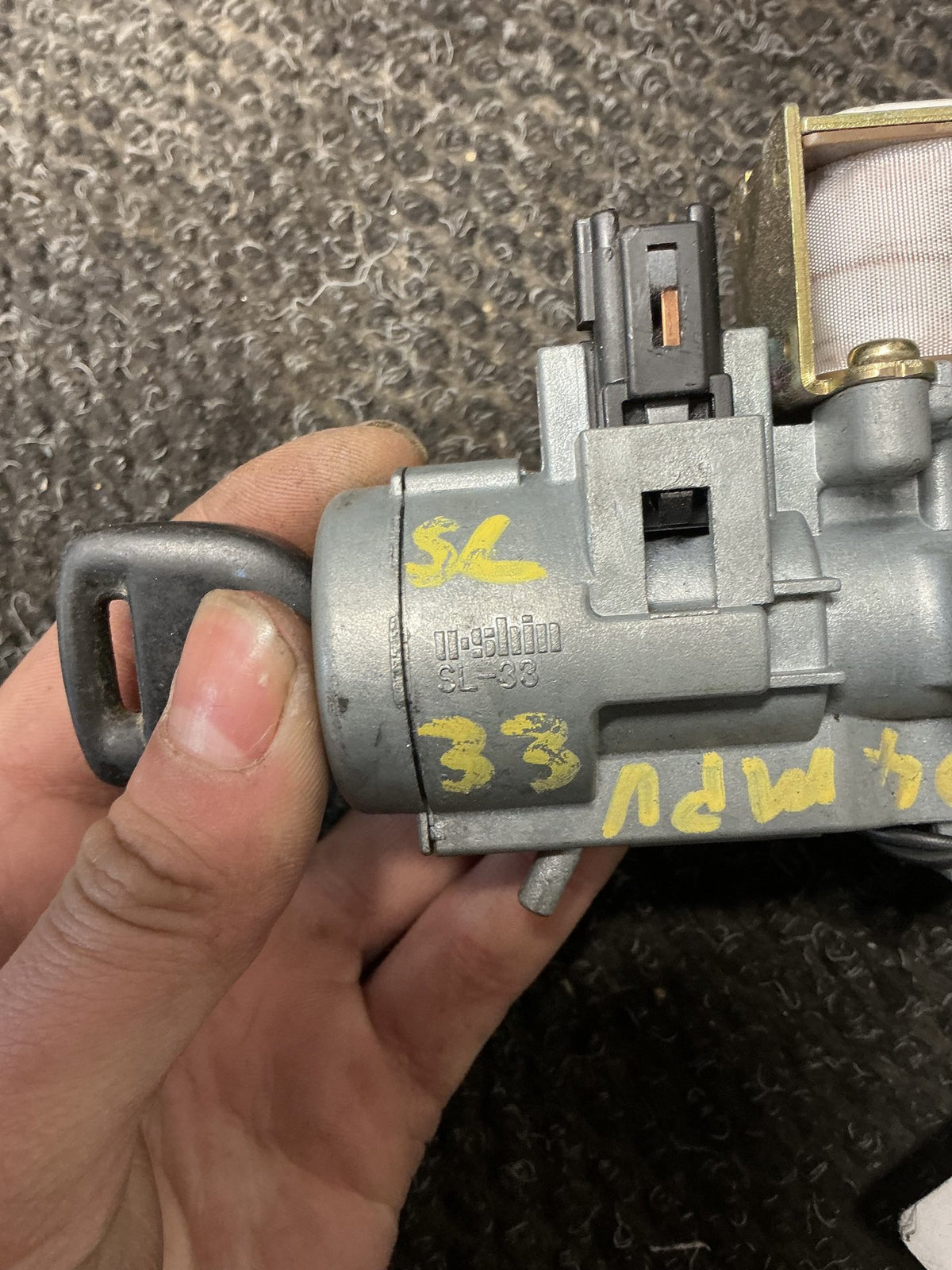 2004 Mazda MPV 2W105- Ignition With Key- (TAG10849)