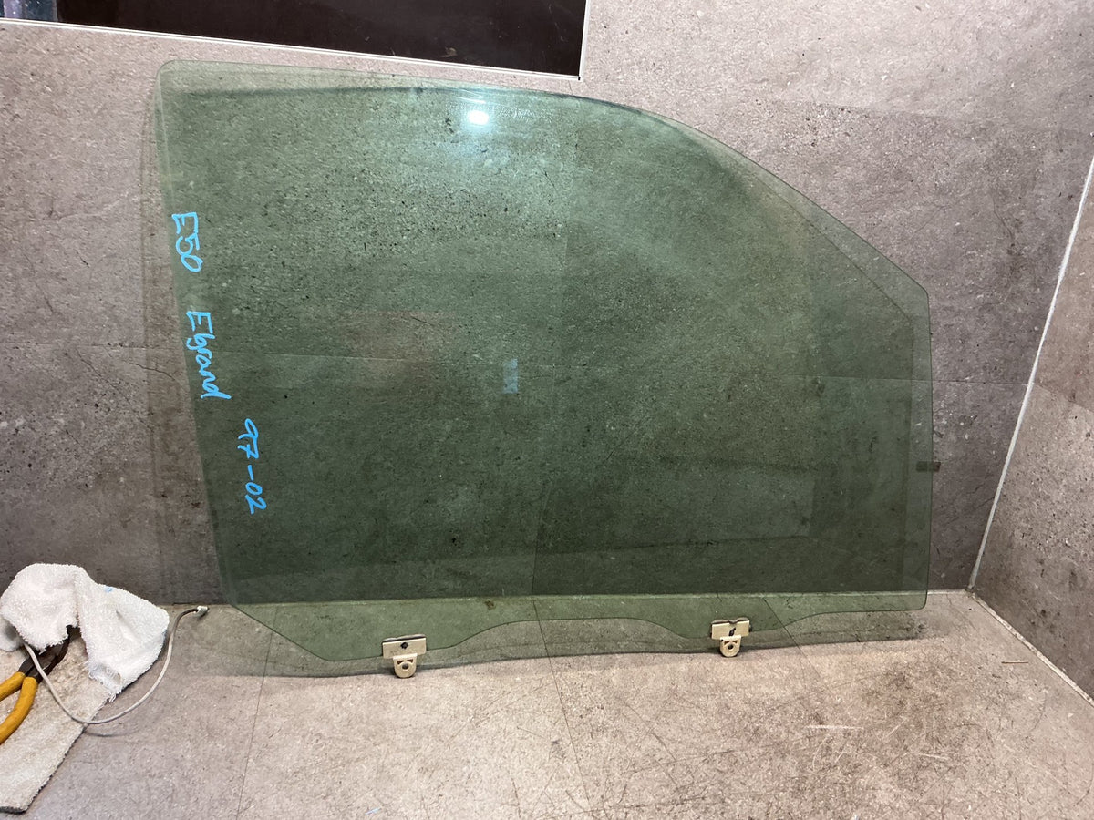 1997-2002 Nissan Elgrand E50 - Right Front Door Glass - (TAG19149)