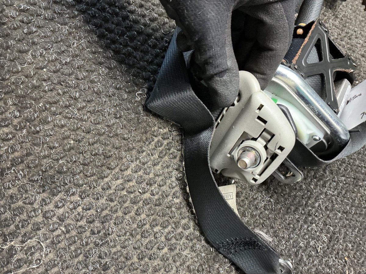 2010 Suzuki Grand Vitara 7W100- Left Front Seat Belt- (TAG10705) PN: TK-AB2-EP531