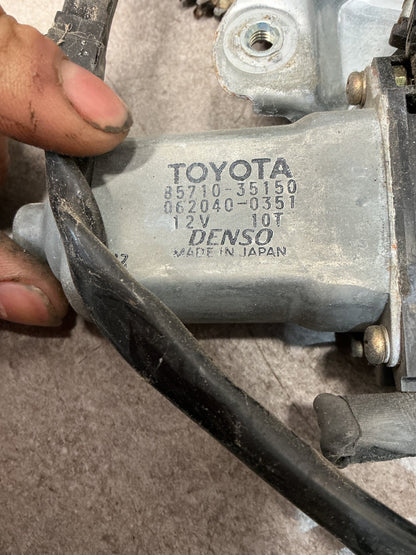 1998 Toyota Hilux III N180- Right Front Window Regulator/Motor- (TAG12778) PN: 85710-35150